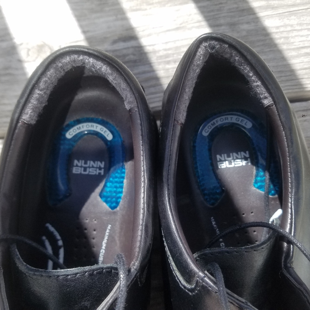 Men's dress shoes size (10 half)
